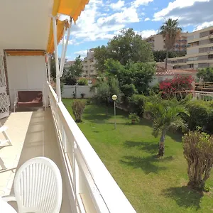 https://eurosol-carihuela-beach.es-andalucia.com