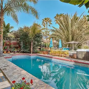 https://majestic-villa-by-the-beach.1costadelsol.com